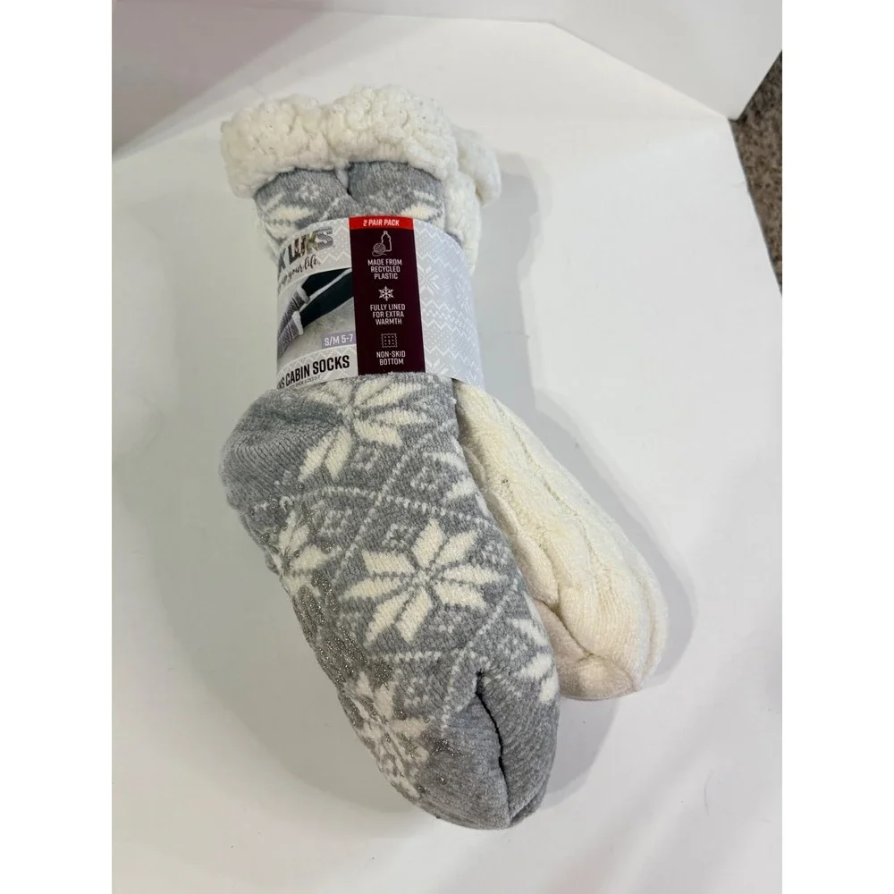 Muk Luks Womens Cabin Socks 2 Pr Pack Gray Snowflake Cream S/M 5-7 Non-Skid NEW